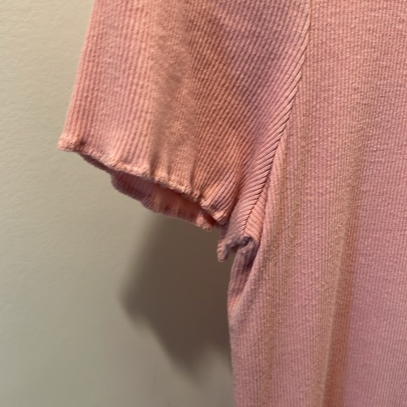 Pink soft tee! - Picture 2 of 6
